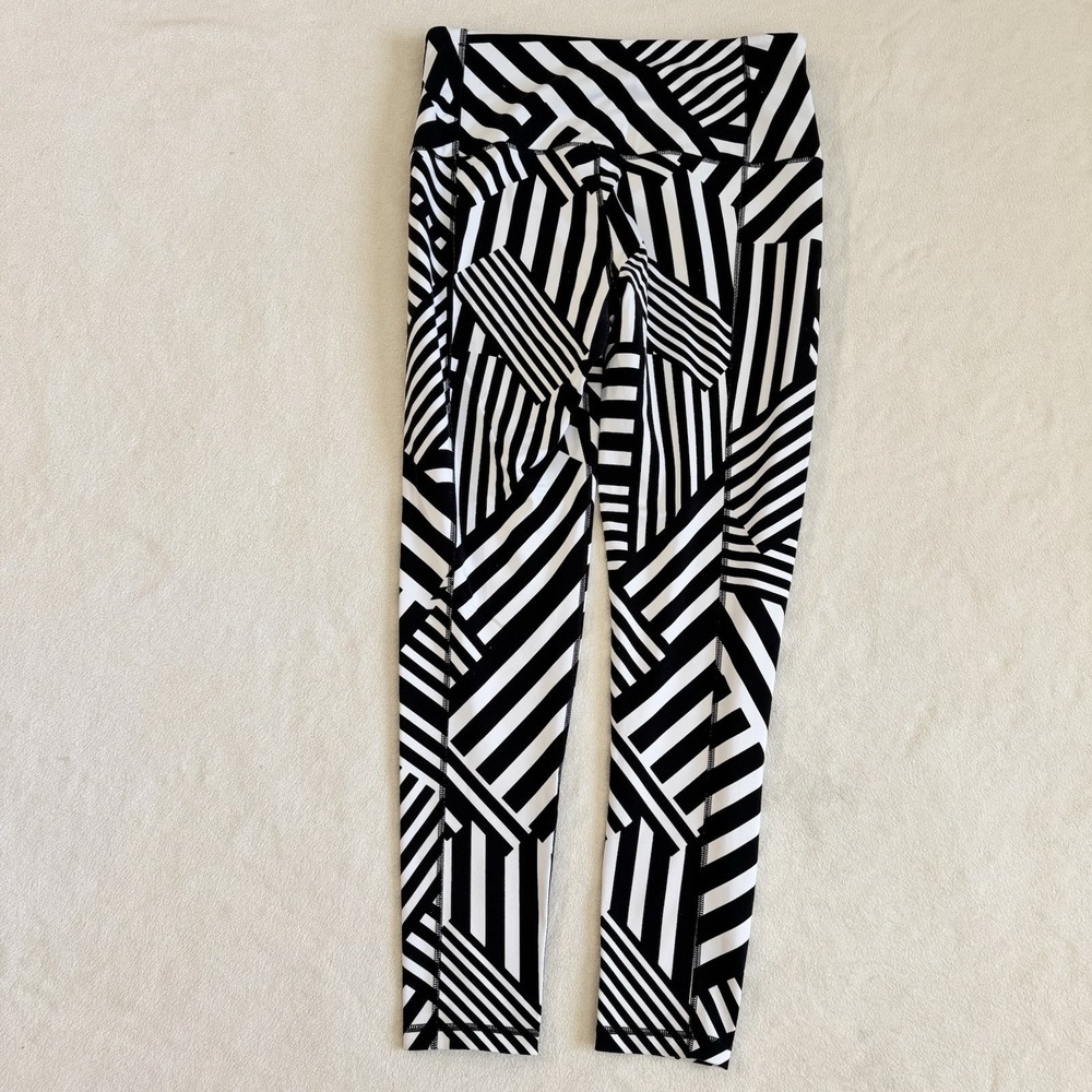 Victoria Sport Knockout Leggings Large Black White Geometric Gym Yoga‎